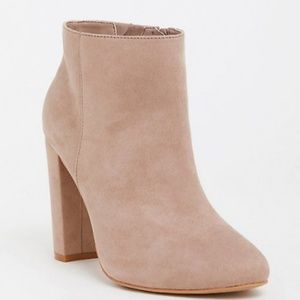 Torrid size 9 boots